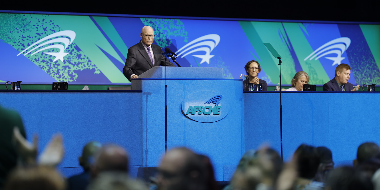 El presidente Saunders esboza una intrépida agenda Fearless en su discurso de apertura